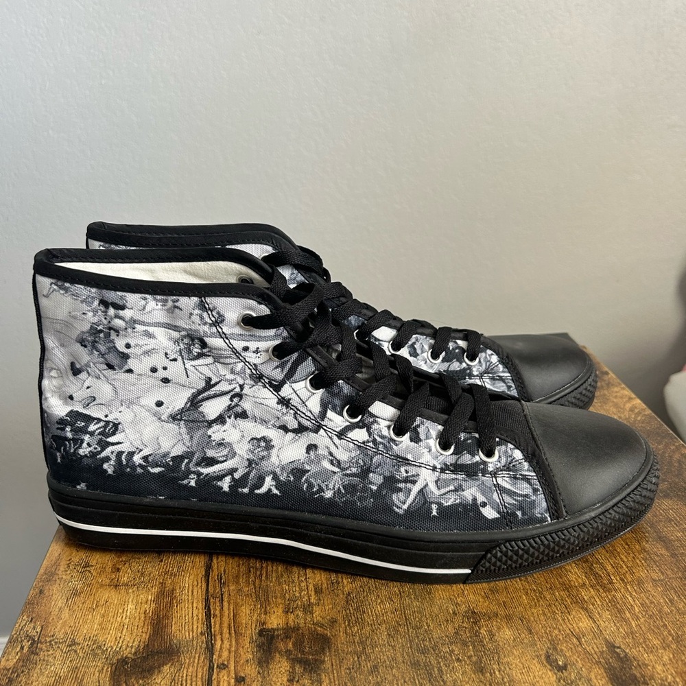 Unique, Shoes, Canvas, B&W, Men’s, 11, Great Condition
